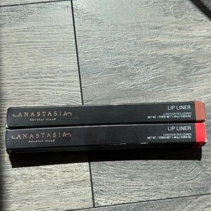 Anastasia Beverly Hills Lip Liners in Cherry and Warm Taupe